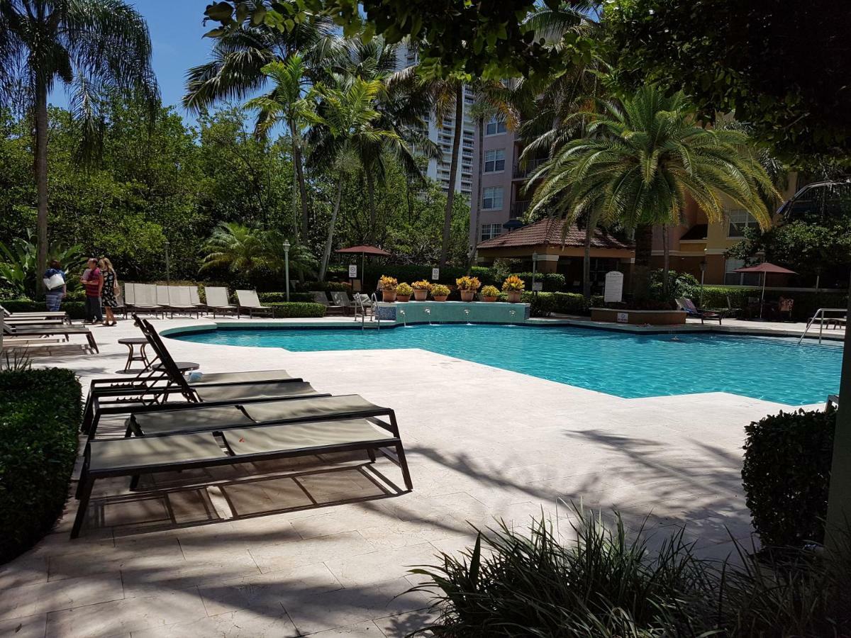 Апартаменты Yacht Club Aventura 2Br + 2Ba Майами Экстерьер фото