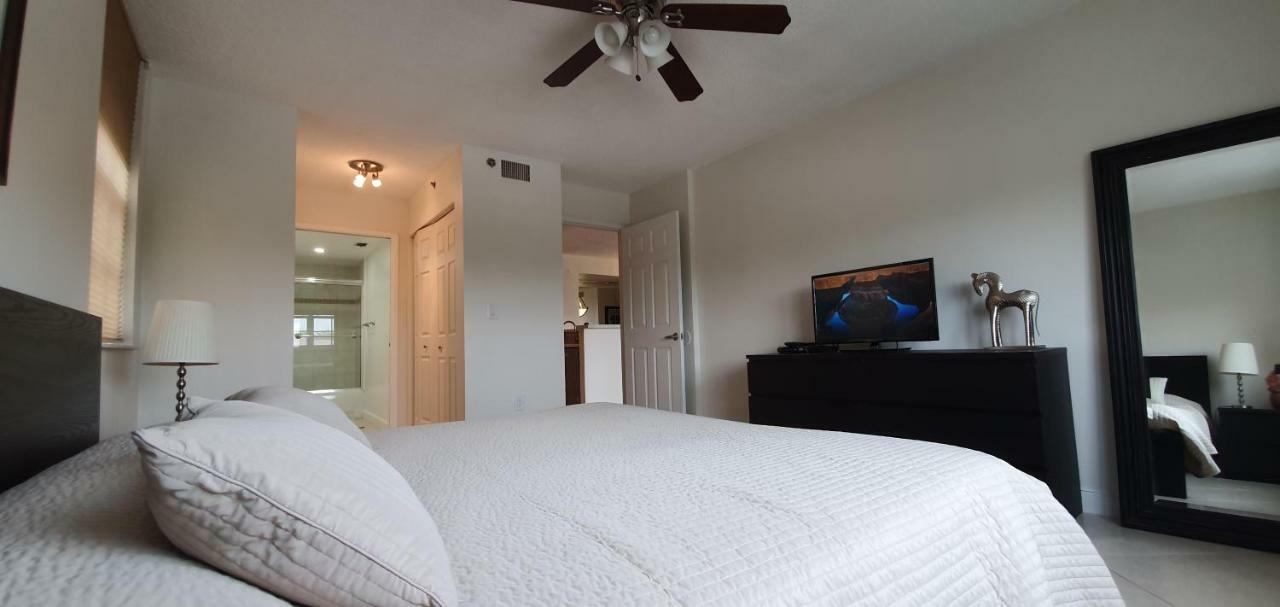 Апартаменты Yacht Club Aventura 2Br + 2Ba Майами Экстерьер фото