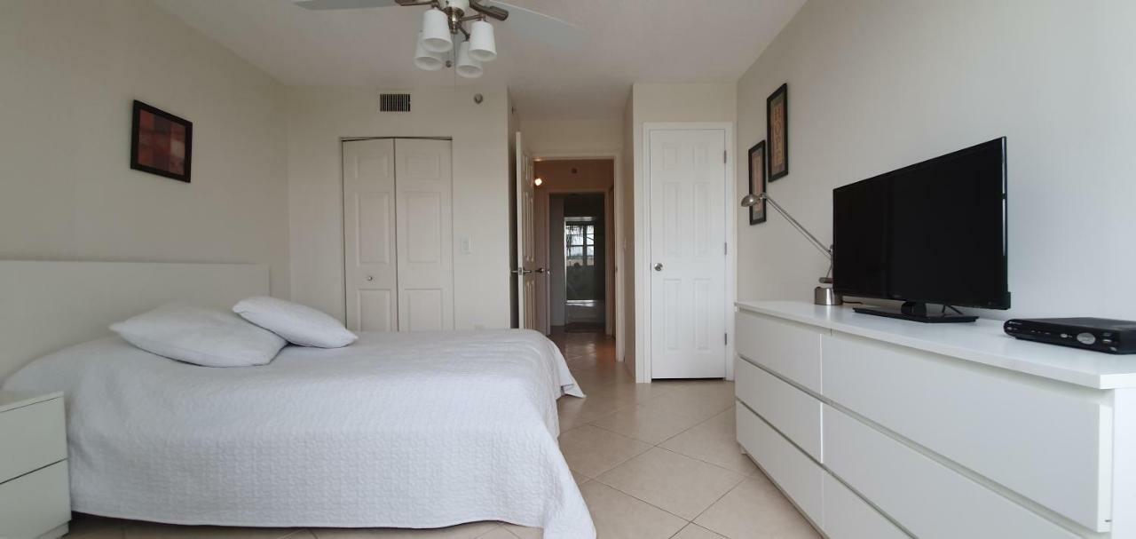 Апартаменты Yacht Club Aventura 2Br + 2Ba Майами Экстерьер фото